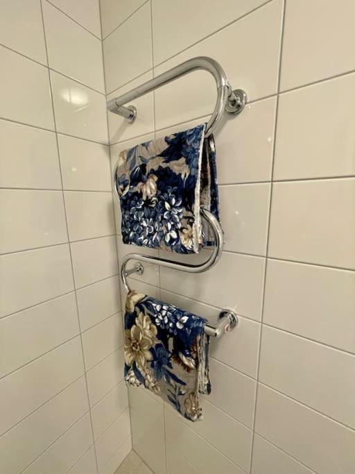 Newly Built Bright Apartment, Close To Everything If You Want To Visit Stockholm, You Will Find The Perfect Accommodation Here! Ferry Line 80 Makes It Very Convenient And Easy To Get To The City Center Nacka Exterior foto