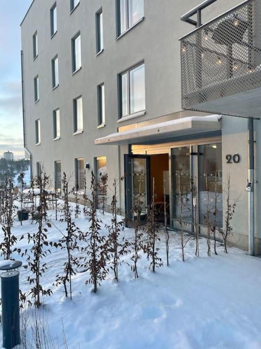 Newly Built Bright Apartment, Close To Everything If You Want To Visit Stockholm, You Will Find The Perfect Accommodation Here! Ferry Line 80 Makes It Very Convenient And Easy To Get To The City Center Nacka Exterior foto